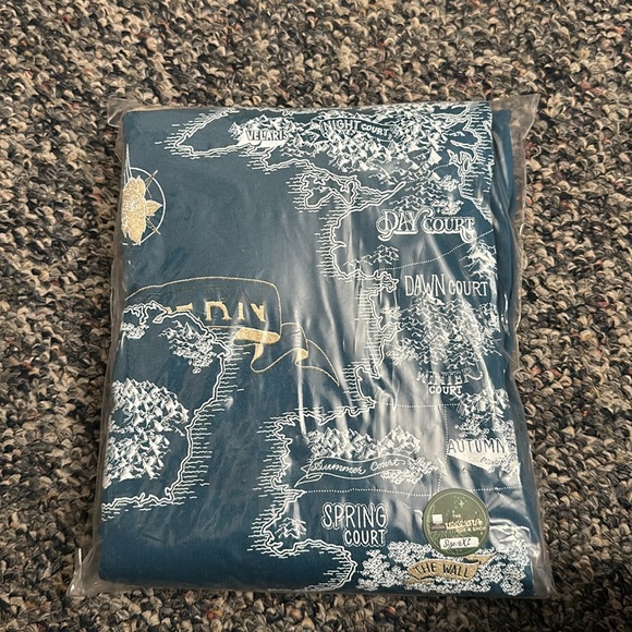 NWT ACOTAR Map T-Shirt - Picture 3 of 4
